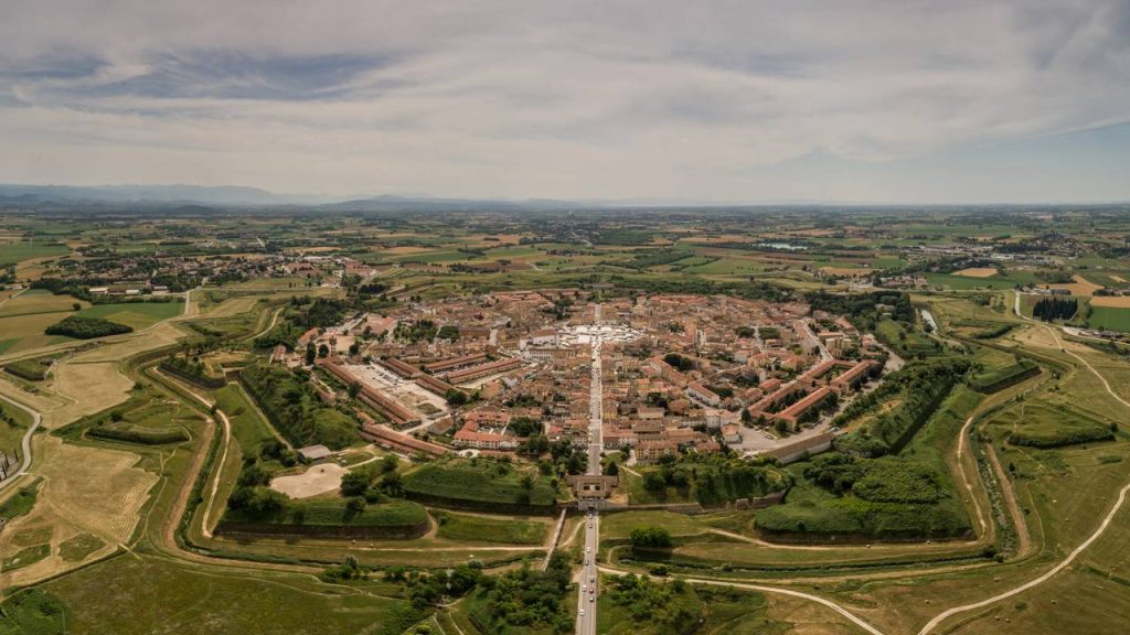 A cidade italiana de 1593 foi desenhada com 9 pontas geométricas; com seus três anéis concêntricos, ela é a obra-prima da estratégia militar