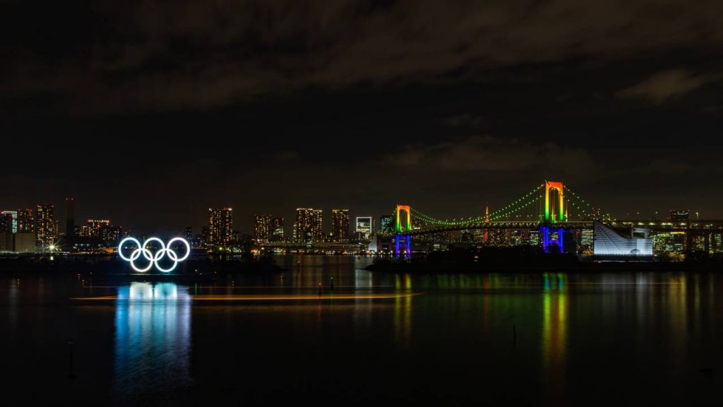 Com 798 metros de extensão e 126 metros de altura, a ponte de Tóquio quebra um recorde de engenharia e iluminação