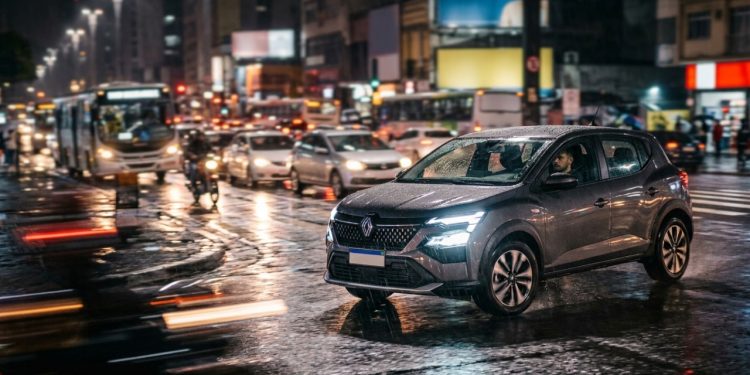 Novo motor turbo e câmbio europeu fazem este SUV compacto ser a surpresa tecnológica do ano no país