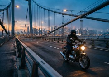 Estilo vintage e motor bicilíndrico por R$ 30 mil colocam esta moto clássica no topo dos desejos em 2026