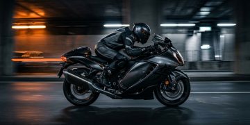 A lenda da velocidade que ultrapassa os 300 km/h ganha nova eletrônica para garantir segurança em qualquer pista