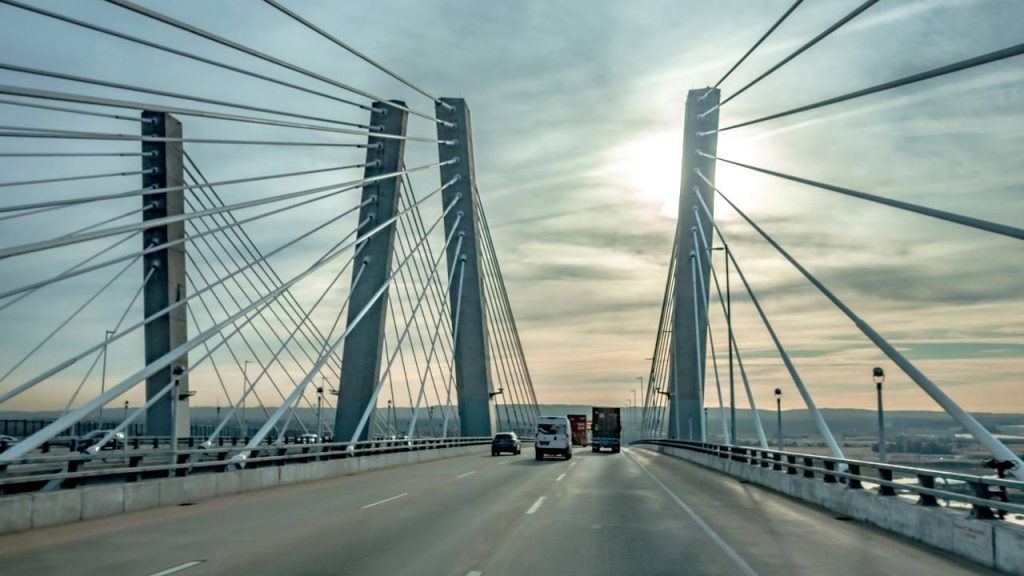 Com 4,8 km de extensão sobre o Rio Hudson, a nova ponte inaugurada em 2017 substituiu a estrutura antiga com um recorde de engenharia moderna