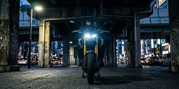 Suspensão invertida e motor de 42 cavalos por R$ 32 mil confirmam a nova geração da Yamaha como a rainha das cidades