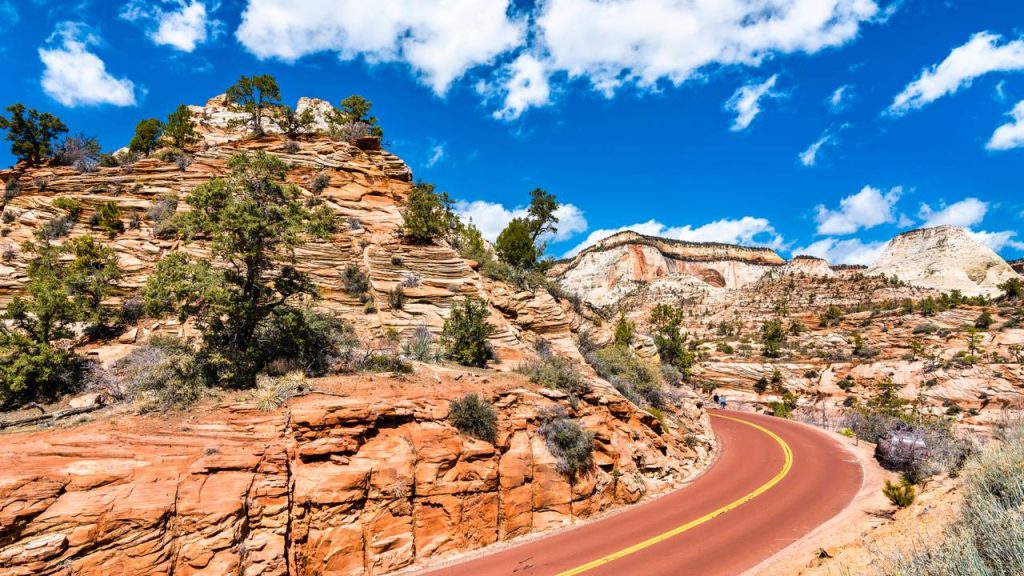 Com 40 km de extensão e túneis em rocha maciça, a rodovia em Utah surge como um recorde de engenharia nas montanhas