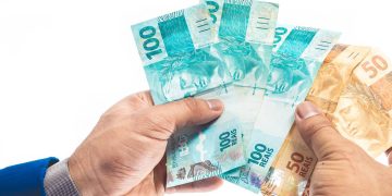 Estratégias práticas para acumular R$ 10 mil