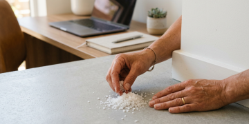 Transforme seu lar em um ambiente de riqueza: como o sal pode influenciar suas decisões financeiras