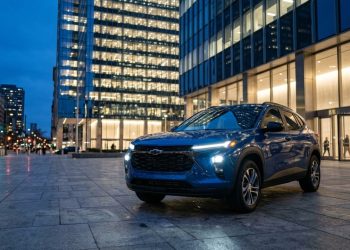 O SUV que evoluiu onde mais importa e agora traz Wi-Fi nativo e frenagem autônoma para proteger quem você mais ama