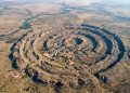 A cidade brasileira no Centro-Oeste construída inteiramente dentro de uma colossal cratera de meteoro de 40 quilômetros de diâmetro