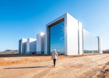 Salário de R$ 14 mil e contrato com gigante da tecnologia esperam o brasileiro que dominar esta plataforma de nuvem com certificação gratuita e zero exigência de graduação