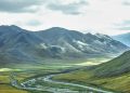 Passagem no Alasca a 1.444 metros de altitude, o Atigun Pass corta o Círculo Polar Ártico e é o desafio máximo para caminhoneiros