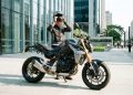 A naked alemã que entrega 105 cv com estabilidade cirúrgica e consome como uma moto de entrada visto que usa um propulsor bicilíndrico boxer que redefine o prazer de pilotar nas cidades
