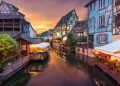 Com suas casas em enxaimel de 1500, a cidade de Colmar surge como a joia mais preservada da Alsácia e um recorde da arquitetura medieval