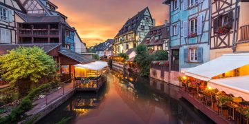 Com suas casas em enxaimel de 1500, a cidade de Colmar surge como a joia mais preservada da Alsácia e um recorde da arquitetura medieval