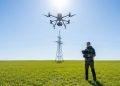 Técnico de "olhos de águia" que opera drones térmicos para evitar apagões e recebe diárias que superam salários mensais