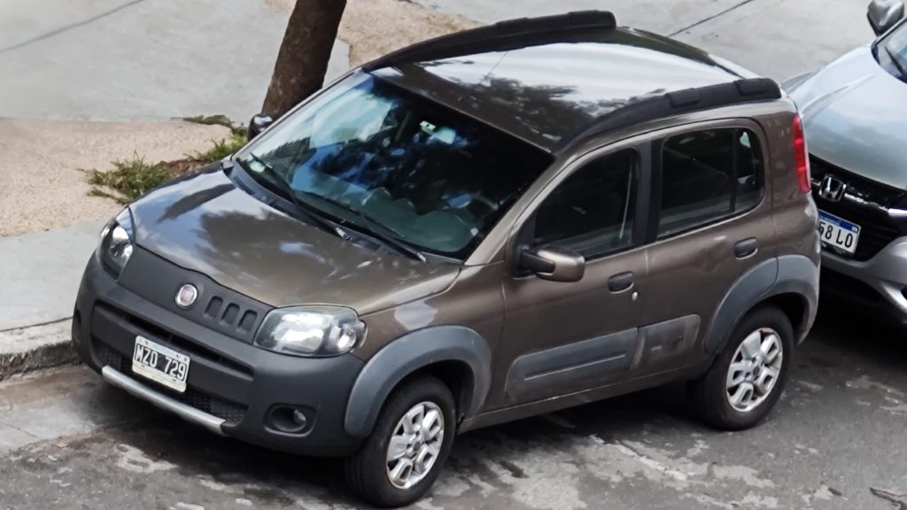 Fiat Uno Way usado - Wikimedia Commons
