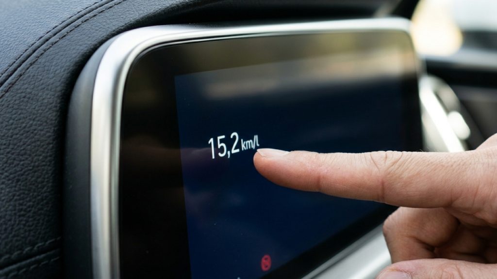 O SUV de sete lugares sul-coreano que estaciona sozinho pelo celular e entrega o espaço de uma van com o consumo de um compacto