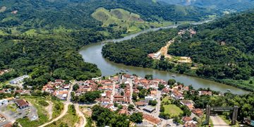 A pequena vila escondida no meio da Mata Atlântica que guarda a maior e mais profunda concentração de cavernas de calcário do país