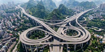 O pesadelo dos sistemas de GPS: o insano viaduto de 5 andares e 20 rampas cruzadas na Ásia onde motoristas demoram horas para encontrar a saída correta