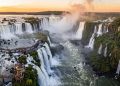 A cidade brasileira na tríplice fronteira que divide com os vizinhos o maior e mais assustador conjunto de quedas de água do planeta