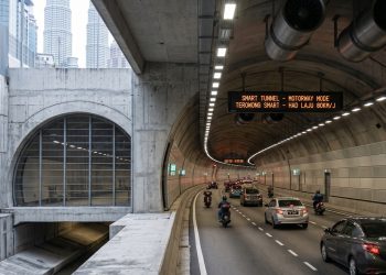 O engenhoso túnel de 9 quilômetros na Ásia que funciona como uma rodovia normal mas se transforma em um ralo gigante para salvar a cidade de inundações