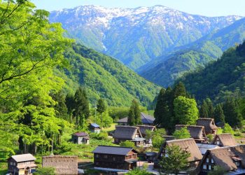 Vilarejo do interior do Japão, com raízes de séculos atrás, tem uma ótima qualidade de vida para quem busca tradição e isolamento nas montanhas