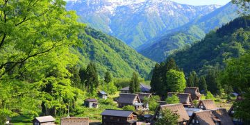 Vilarejo do interior do Japão, com raízes de séculos atrás, tem uma ótima qualidade de vida para quem busca tradição e isolamento nas montanhas