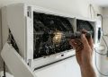 Quanto um técnico de refrigeração cobra para realizar a higienização química completa de três aparelhos Split em 2026