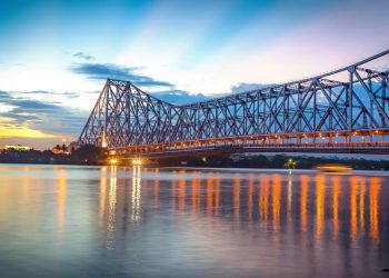 Com 705 metros de extensão e 26.500 toneladas de aço, a Ponte Howrah na Índia é a sexta maior em estrutura cantilever e a mais movimentada do mundo