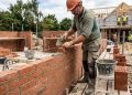 Quanto um pedreiro cobra para construir um muro simples