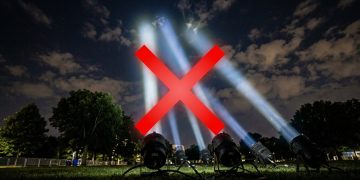 As novas leis de poluição luminosa nesses três países estão proibindo luzes direcionadas para o céu