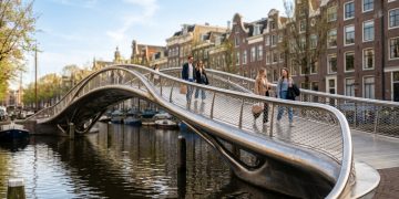 Ponte de aço impressa em 3D em Amsterdã
