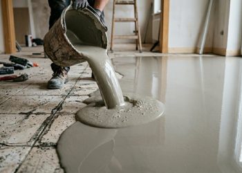 Nem quebra-quebra de cerâmica velha, nem massa corrida demorada