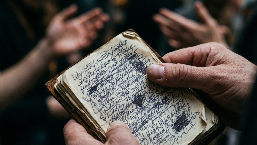 Carl Jung, psicólogo: "A solidão não vem de não ter pessoas por perto, mas de ser incapaz de comunicar o que lhe parece importante."