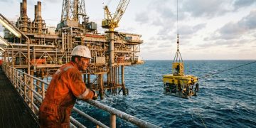 O sentinela das plataformas que garante que nenhuma gota de óleo vaze para o oceano e é pago como executivo porque evita multas bilionárias e desastres ambientais irreversíveis nas profundezas do pré-sal