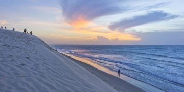 Essa vila de pescadores no Ceará, situada entre dunas de areia branca, é um dos destinos mais cobiçados pelos amantes do turismo de natureza