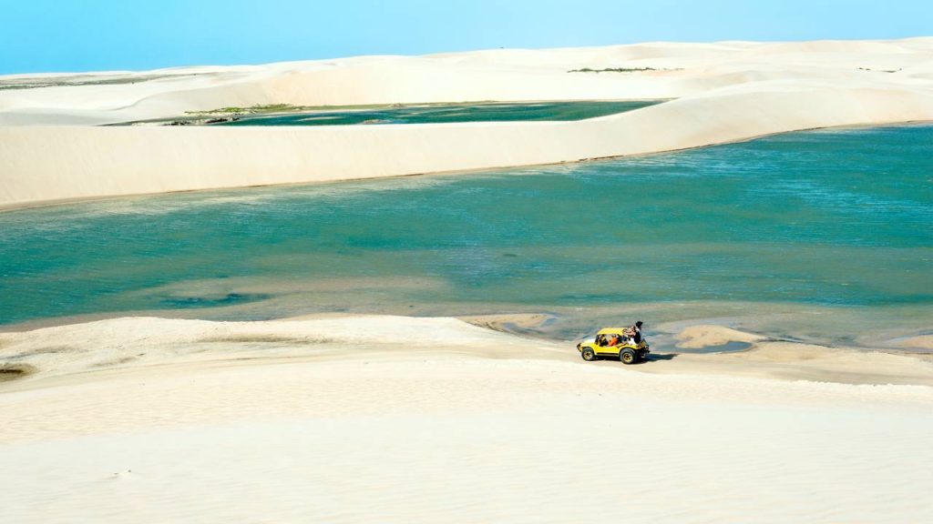 Essa vila de pescadores no Ceará, situada entre dunas de areia branca, é um dos destinos mais cobiçados pelos amantes do turismo de natureza