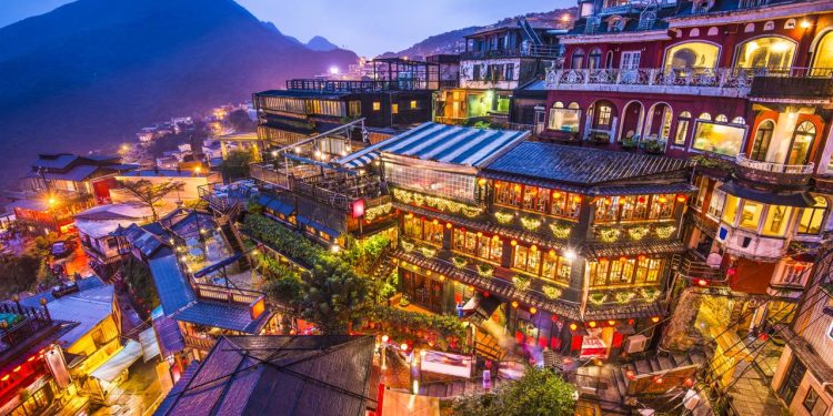 Vila de Taiwan fundada em 1893, Jiufen foi um antigo centro de mineração de ouro e serviu de inspiração para grandes estúdios de cinema