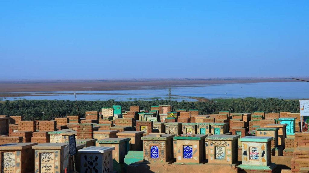 A cidade sagrada de Najaf, no Iraque, abriga o santuário do Imam Ali e recebe 10 milhões de peregrinos anualmente em sua mesquita