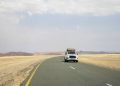 Cruzando dunas que superam 300 metros de altura, esta rota de areia na Namíbia exige pneus calibrados para não atolar no deserto