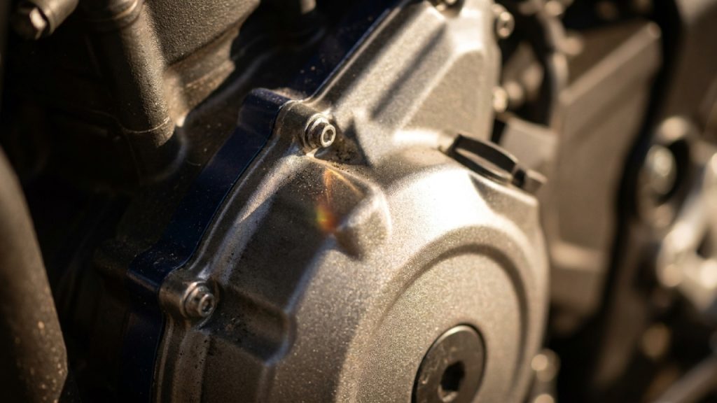 Design futurista e motor vibrante marcam a chegada da nova esportiva de média cilindrada focada no equilíbrio perfeito