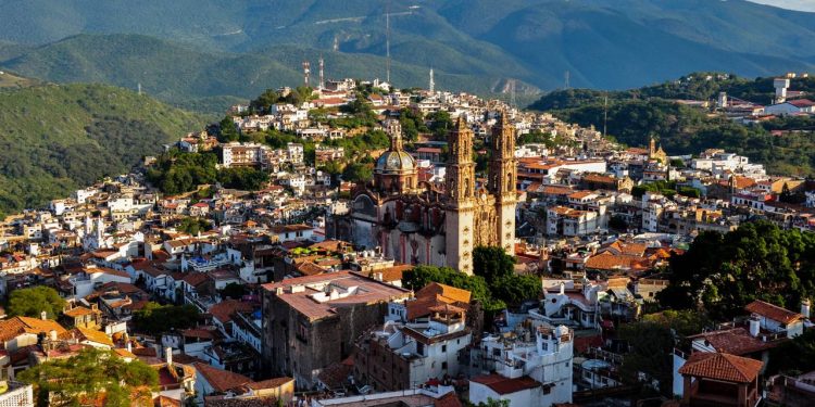 Fundada em 1529 nas montanhas, esta cidade colonial mexicana ficou mundialmente famosa pela extração de prata e ruas de pedra