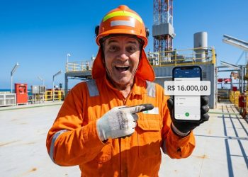Salário de R$ 16 mil e embarque de 14 dias com folga de 21 dias fazem desta profissão offshore a nova obsessão de quem quer ganhar em dólar e sumir do mapa