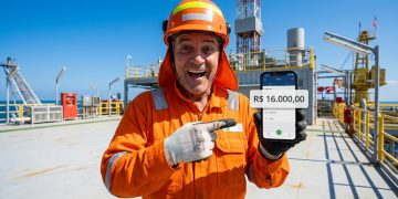 Salário de R$ 16 mil e embarque de 14 dias com folga de 21 dias fazem desta profissão offshore a nova obsessão de quem quer ganhar em dólar e sumir do mapa