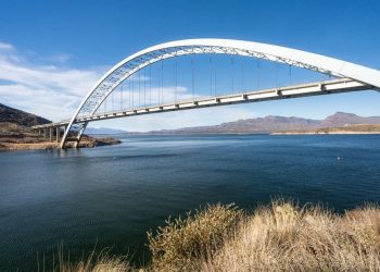 Com suas extensas rampas atravessando o Rio Potomac, a ponte de 1964 virou o elo automobilístico fundamental entre Washington e o estado da Virgínia