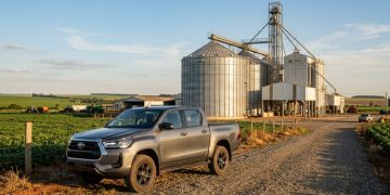A picape média japonesa que ignorou as baterias e apostou em um motor a diesel reprojetado para durar um milhão de quilômetros