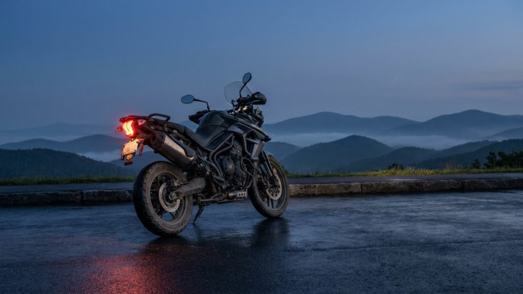A nova máquina de três cilindros que une a agilidade de uma moto urbana com o fôlego de uma estradeira premium por um valor competitivo