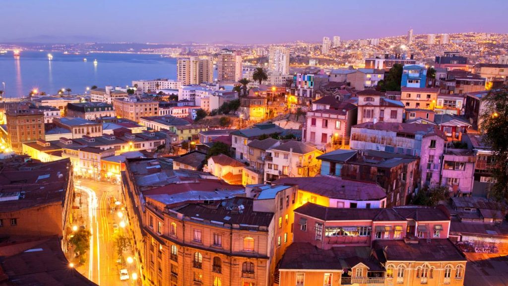 Cidade litorânea do Chile, descoberta em 1536, é uma das mais históricas do país e oferece um patrimônio mundial único aos moradores e visitantes