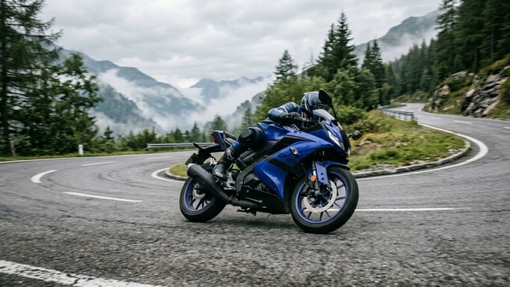 Tecnologia de pista por menos de R$ 25 mil coloca esta Yamaha como a esportiva de entrada que mais chama atenção no Brasil