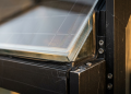 Como janelas transparentes de perovskita convertem luz solar invisível em energia residencial
