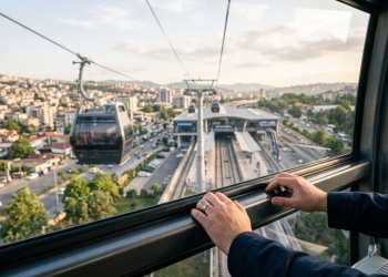 Quando o transporte aéreo elimina a violência: como a cidade colombiana venceu a exclusão social ligando morros esquecidos ao coração da metrópole